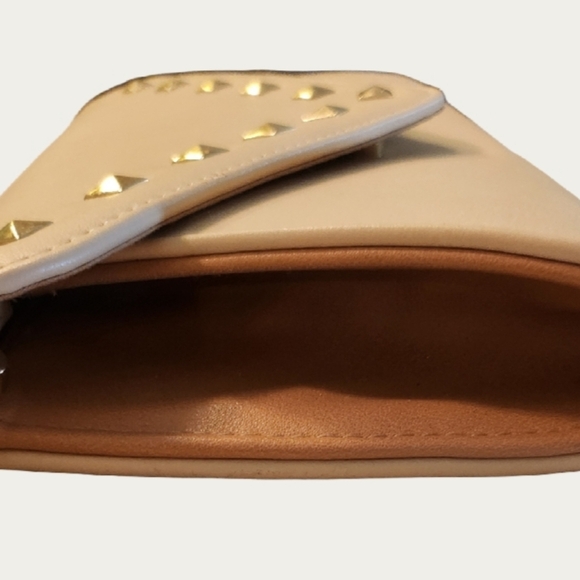 BMC Vegan Gold TONE Studded Two-Tone Cream and Caramel Clutch Wristlet EUC - Picture 5 of 16